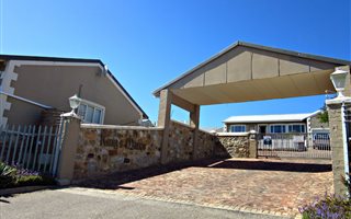 2 Bedroom House in Oatlands North