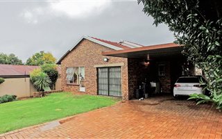 4 Bedroom House in Albertville
