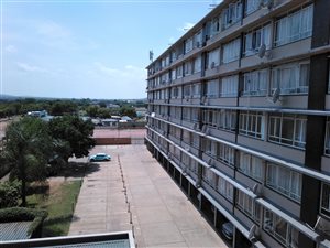 1.5 Bed Apartment in Eloffsdal