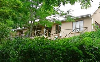 2 Bedroom Garden Cottage in Forest Hills