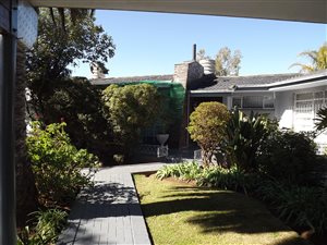 5 Bed House in Manzil Park