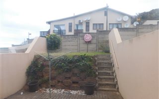 2 Bedroom Duplex in Illovo Beach