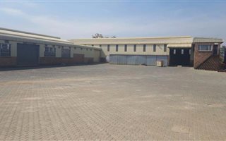 3737 m² Commercial space in Commercia
