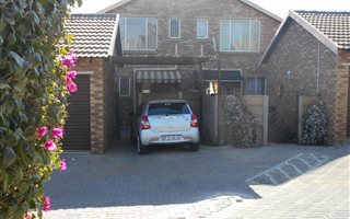 3 Bedroom Townhouse in Allens Nek