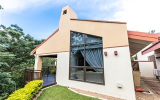 3 Bedroom Simplex in Glen Hills