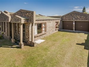 2 Bed House in Overbaakens