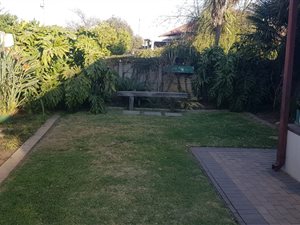 2 Bed Garden Cottage in Primrose