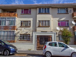 2 Bed Apartment in Parow Central