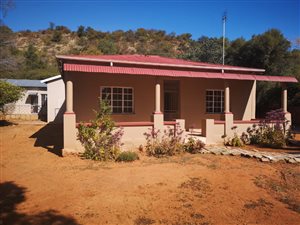 3 Bed House in Roosheuwel