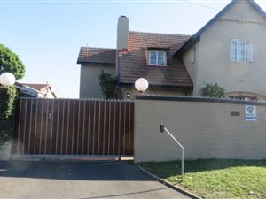 5 Bed House in Rouken Glen