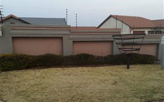3 Bedroom House in Tasbet Park