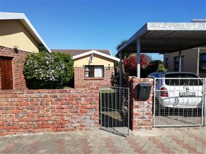 3 Bed Townhouse in Newton Park
