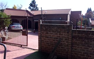 3 Bedroom House in Alan Manor