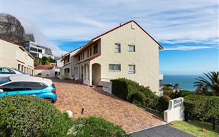 3 Bedroom Townhouse in Camps Bay