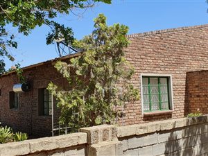 3 Bed House in Steytlerville