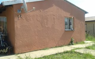 2 Bedroom House in Acaciaville