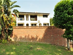 4 Bed House in Effingham