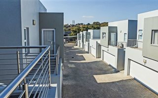 3 Bedroom Duplex in Strathavon