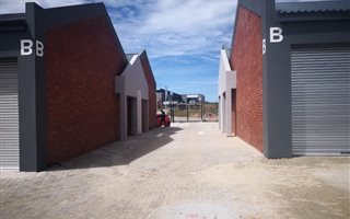 100 m² Commercial space in Overbaakens
