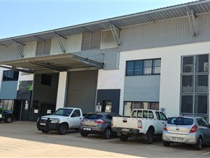 303 m² Industrial space in Briardene