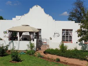 8.3 ha Farm in Magaliesburg