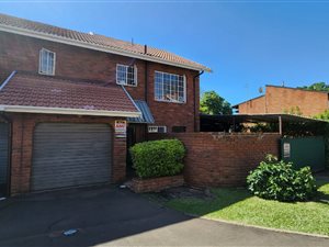 4 Bed Apartment in Clarendon