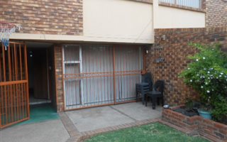 2 Bedroom Duplex in Vanderbijlpark CE3