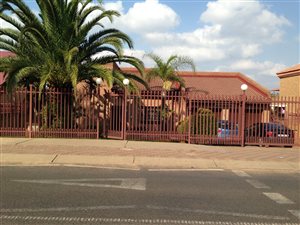 4 Bed House in Laudium