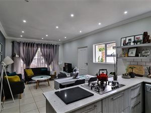 2 Bed House in Lakeside Village