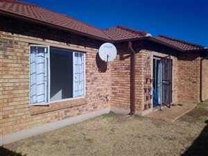 2 Bed House in Amberfield Manor
