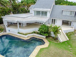 5 Bedroom House in Beacon Bay