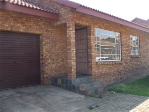 3 Bed Townhouse in Lydenburg