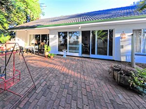 5 Bed House in Lydiana