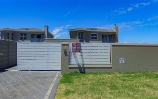 4 Bedroom House in Parklands North