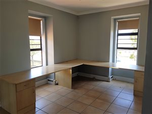 110 m² Office Space in George East