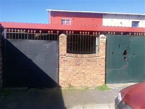 3 Bed Townhouse in Elsies River Industrial