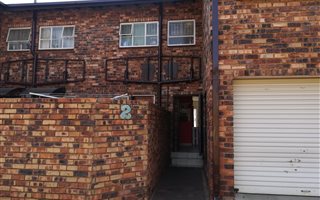3 Bedroom Apartment in Roodekrans