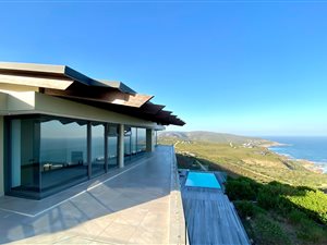 6 Bed House in Pezula Private Estate
