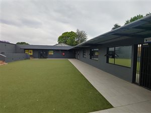 140 m² Commercial space in Northcliff