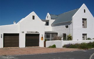 4 Bedroom House in Dwarskersbos