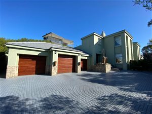 4 Bed House in Oubaai and surrounds