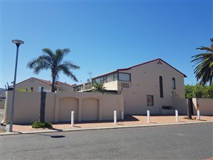 3 Bed Townhouse in Monte Vista