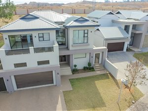 4 Bed House in Waterfall Country Village