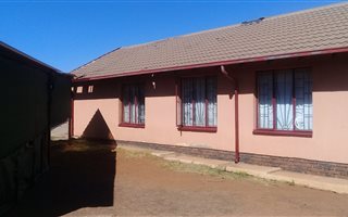 3 Bedroom House in Mohlakeng