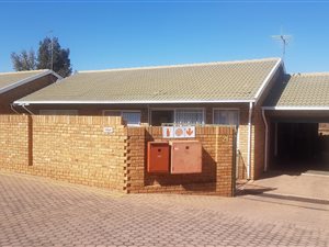 3 Bed Townhouse in Krugersdorp Central