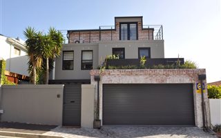 3 Bedroom House in Vredehoek
