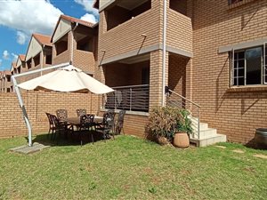2 Bed Apartment in Mooikloof Ridge