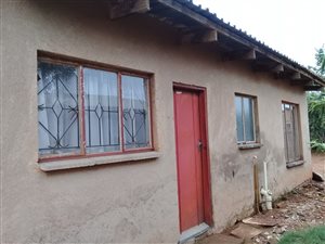 3 Bed House in Etwatwa