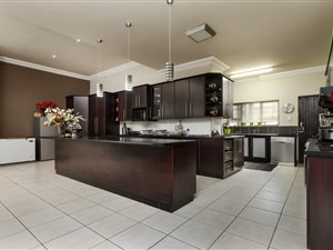 5 Bed House in Kamma Ridge