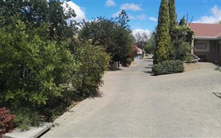 3 Bedroom Townhouse in Kiepersol